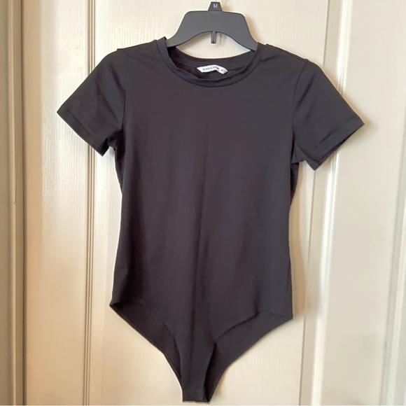 Women's Round Neck Short Sleeve Basic Bodysuit - Picture 2 of 10